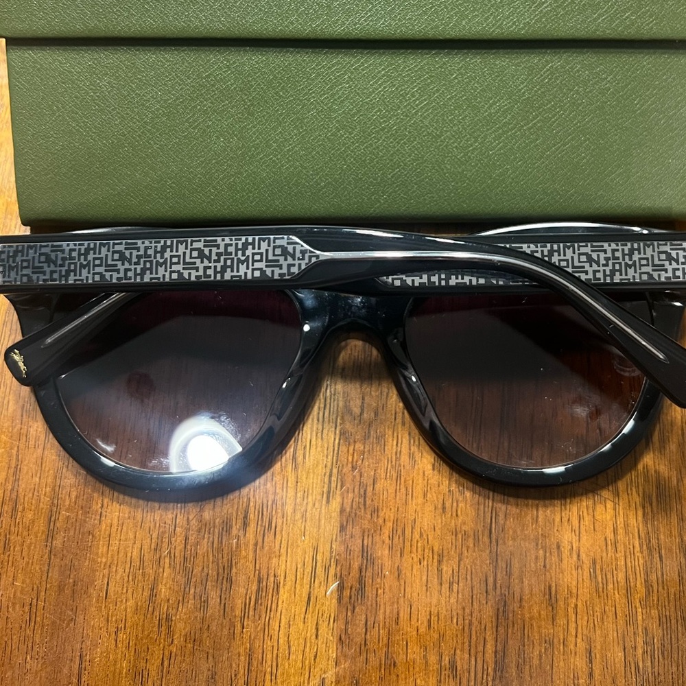Longchamp New Black Sunglasses with Green Case - Picture 2 of 5